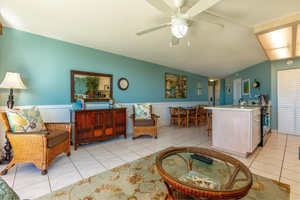 Maui Sunset #A-509 Oceanfront, Panoramic Ocean Views, Full A/C, Great Rates Apartment in Kihei