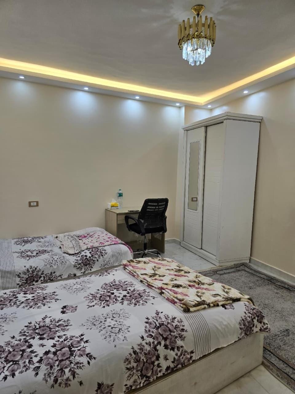 SR Grand House -only for gents Vacation rental in New Cairo City