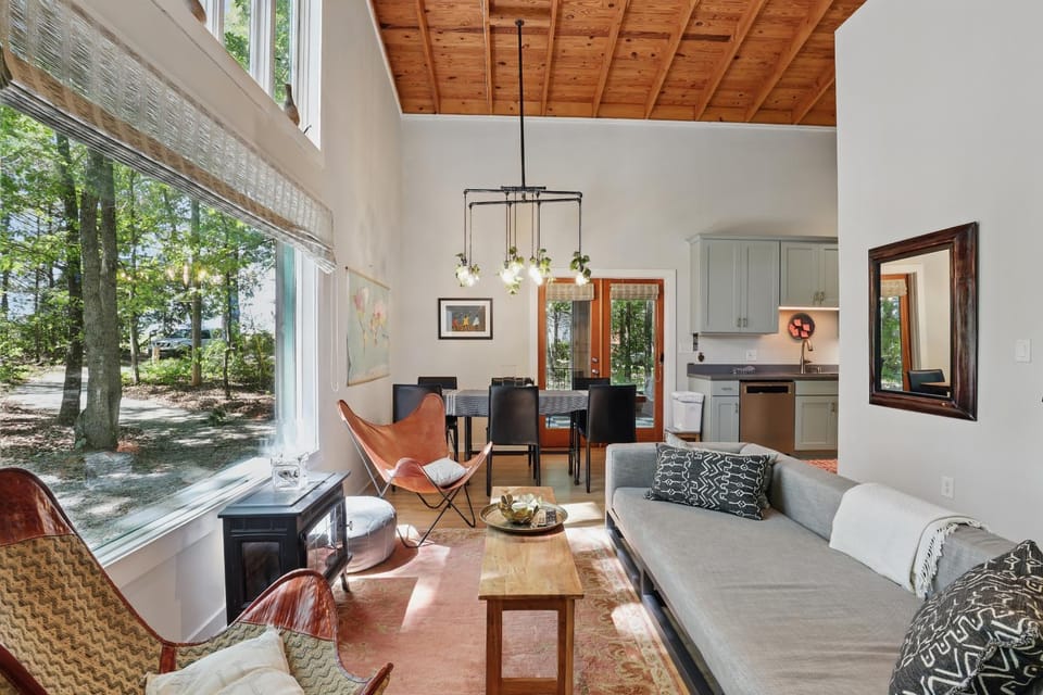 The Artful Bungalow House in Athens