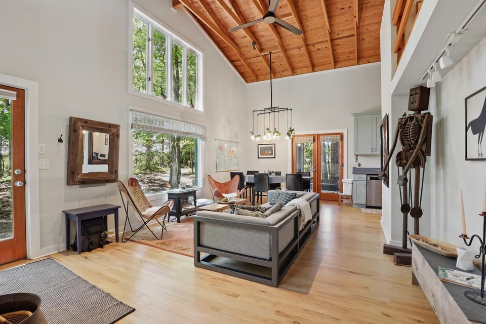 The Artful Bungalow House in Athens