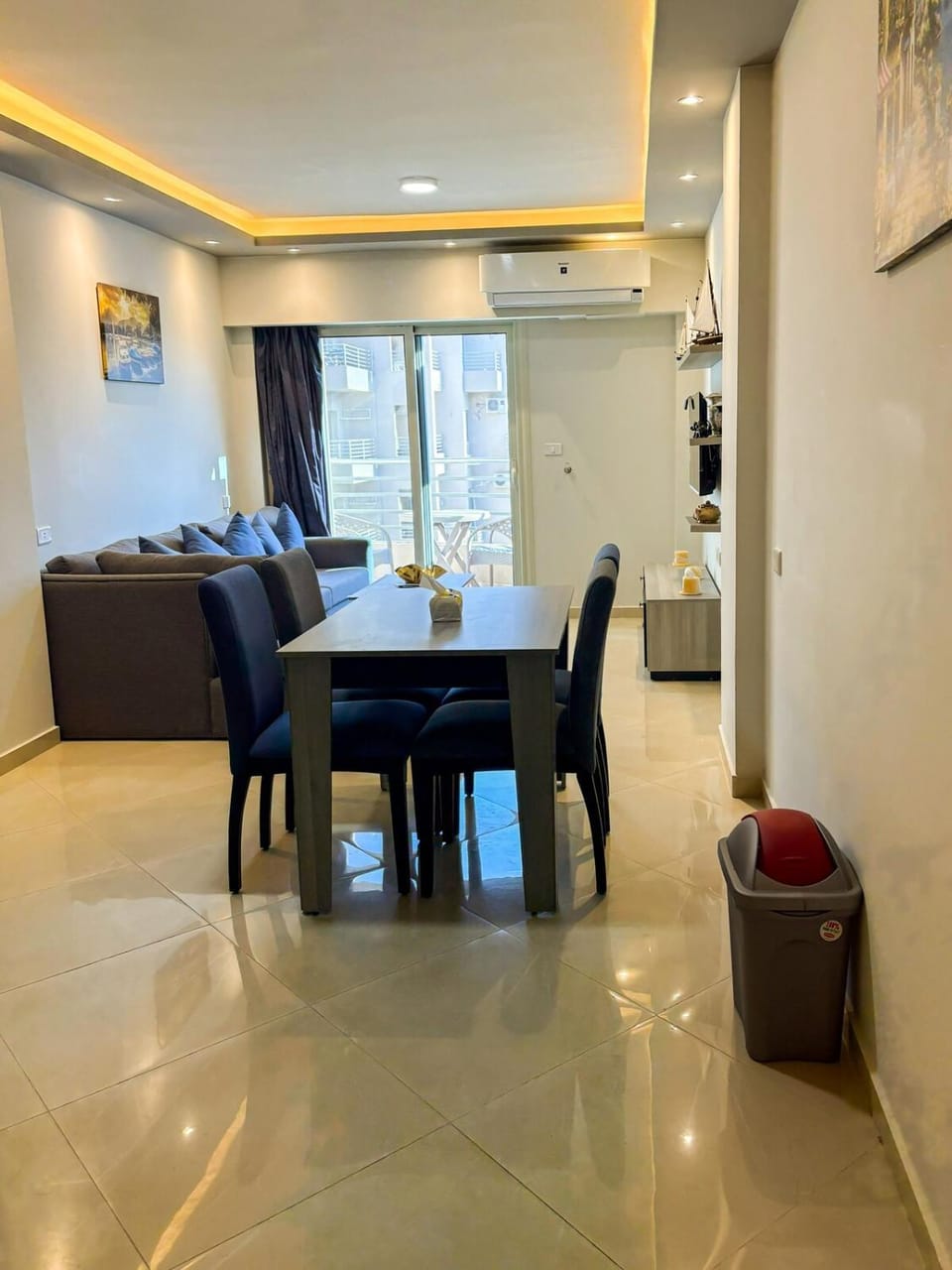 Living room, Dining area, air conditioner