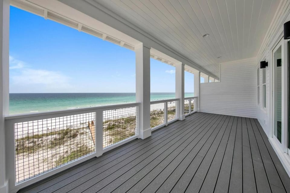 Beach Front 8 BR 6 BA Pool & Hot Tub Pickleball Fun House in Okaloosa Island