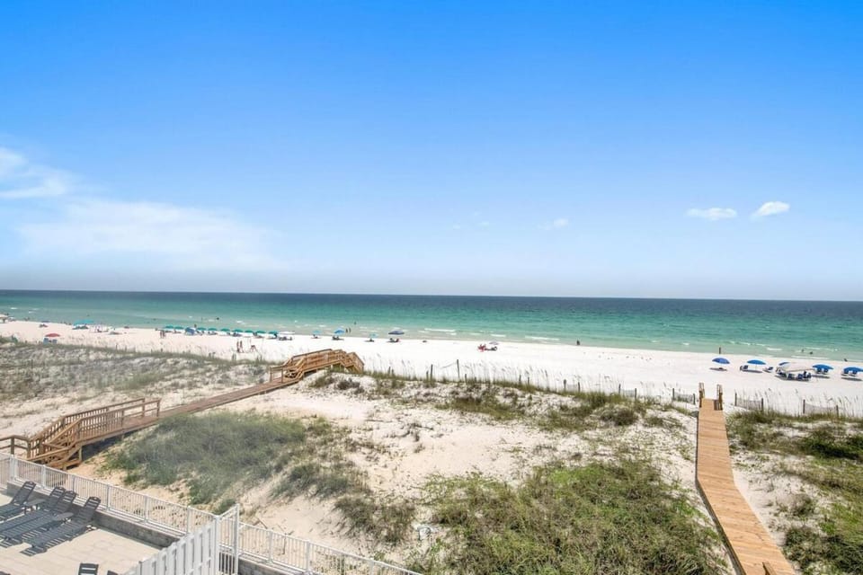 Beach Front 8 BR 6 BA Pool & Hot Tub Pickleball Fun House in Okaloosa Island