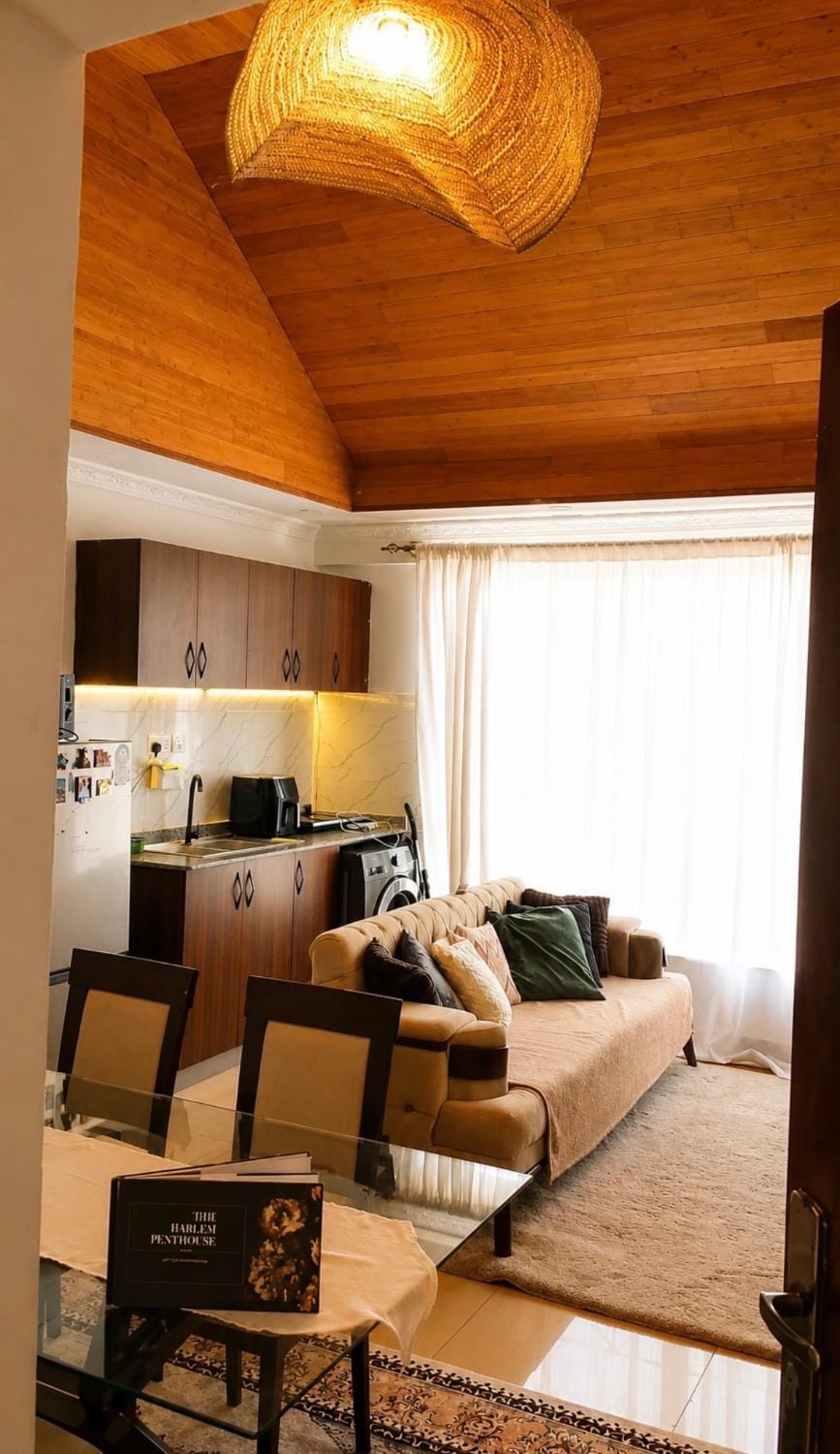 Living room, Photo of the whole room, Seating area, Dining area