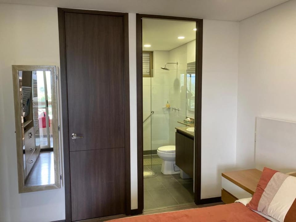 Beautiful Loft close to airport,pool gym & parking Apartment in Antioquia