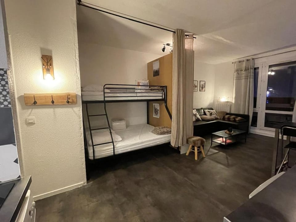 Bed, bunk bed