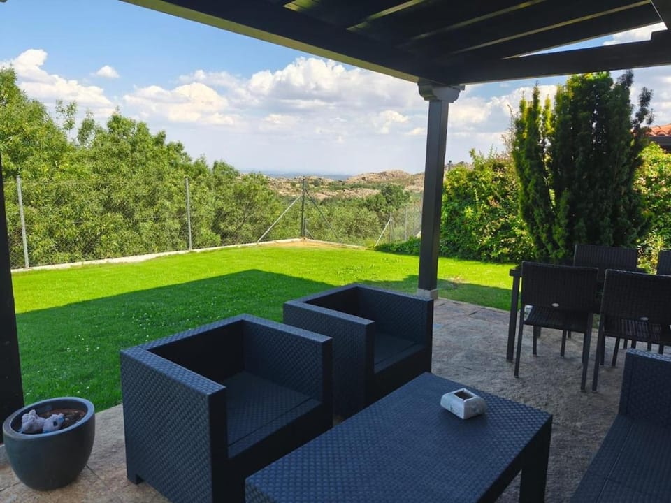 Casa Sierra, Bustarviejo House in Sierra Norte