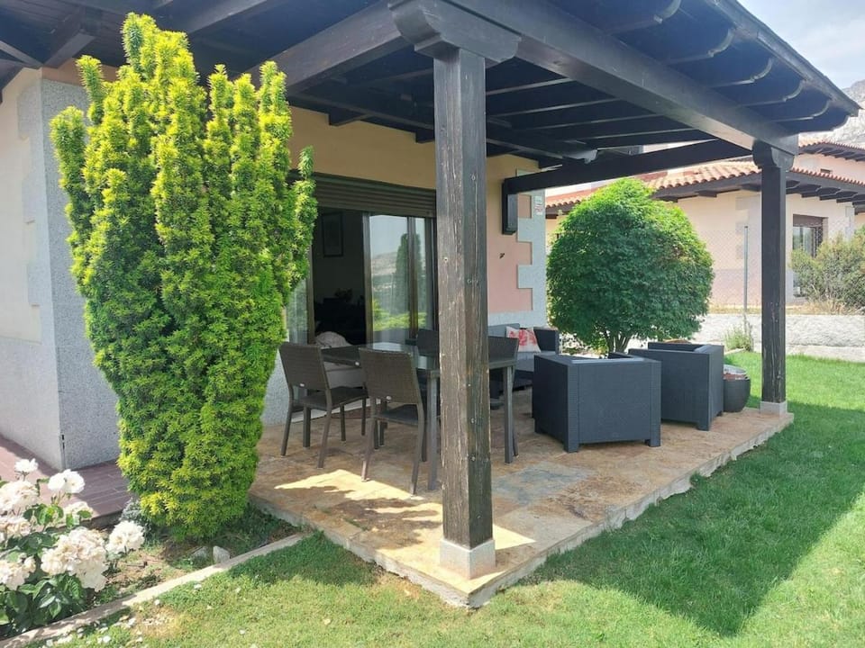 Casa Sierra, Bustarviejo House in Sierra Norte