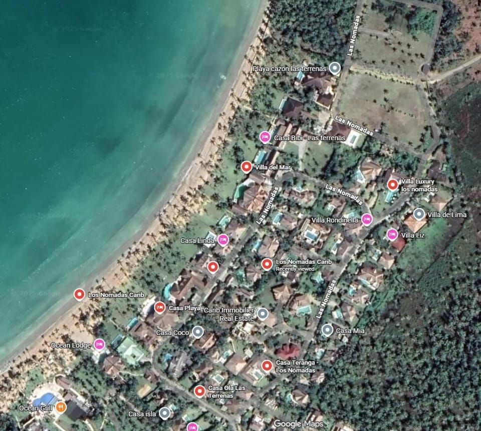 Nomadas 5 bdrs villa with private pool 2nd line to beach Villa in Las Terrenas