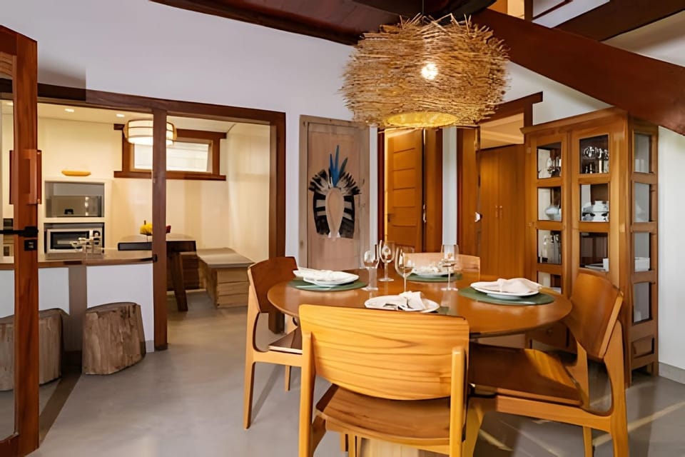 Kitchen or kitchenette, Food and drinks, Dining area, Food, oven, stove