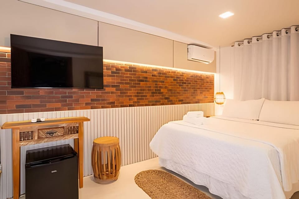 Communal lounge/ TV room, Bed, TV and multimedia, Photo of the whole room, Evening entertainment, Bedroom, hair dresser, air conditioner
