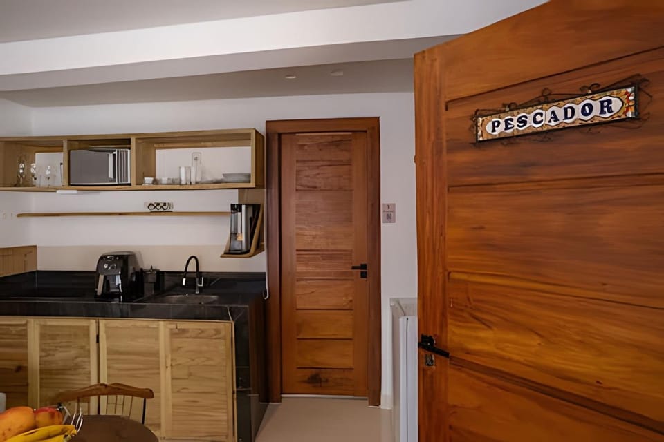 Kitchen or kitchenette, minibar, stove