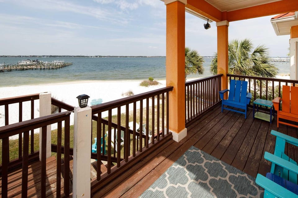 Seascape Private waterfront home House in Pensacola Beach