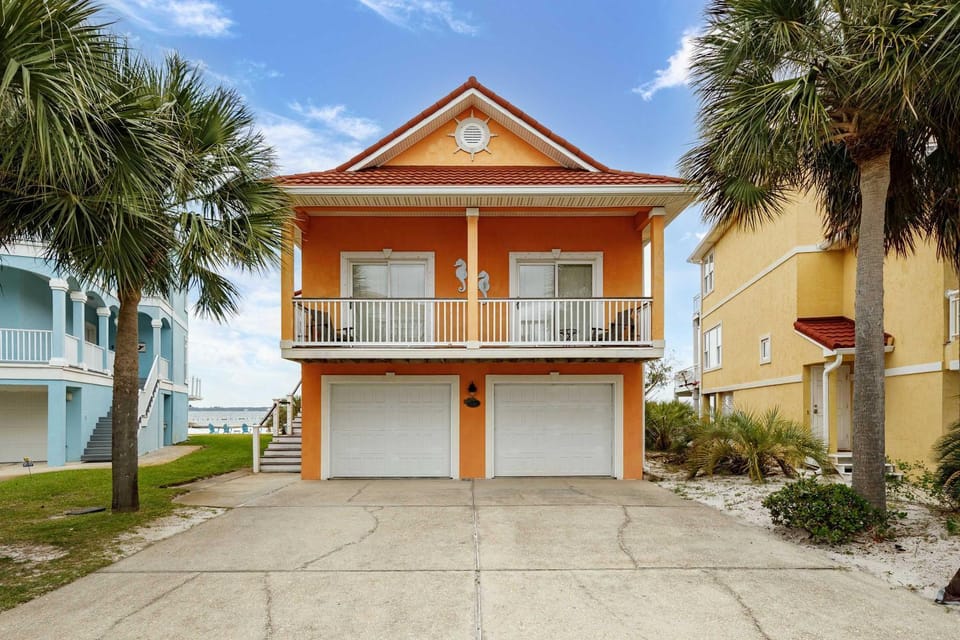 Seascape Private waterfront home House in Pensacola Beach