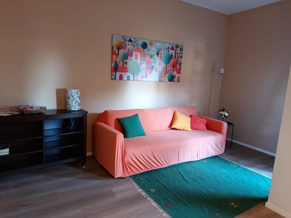 Bed, Living room