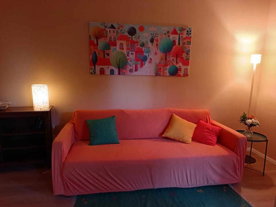 Bed, Living room