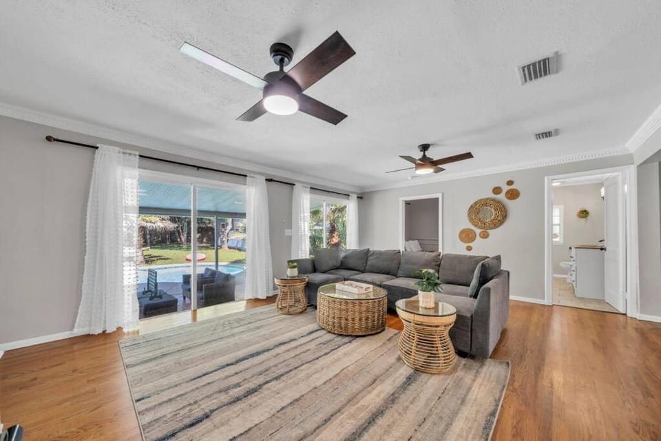 4 BR 2 BA Private Pool Pickleball Fun House in Fort Walton Beach