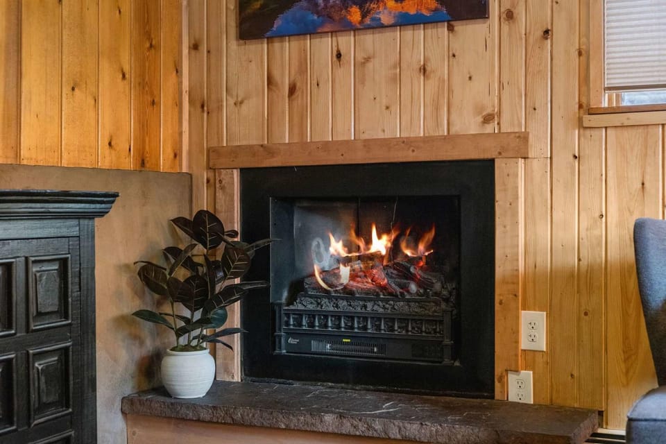 Cabin 1- Hot Tub Grill- Mins to RMNP Cabin in Estes Park