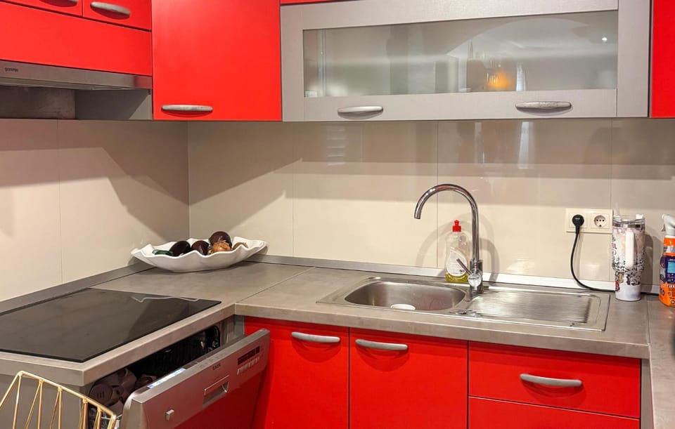 Kitchen or kitchenette