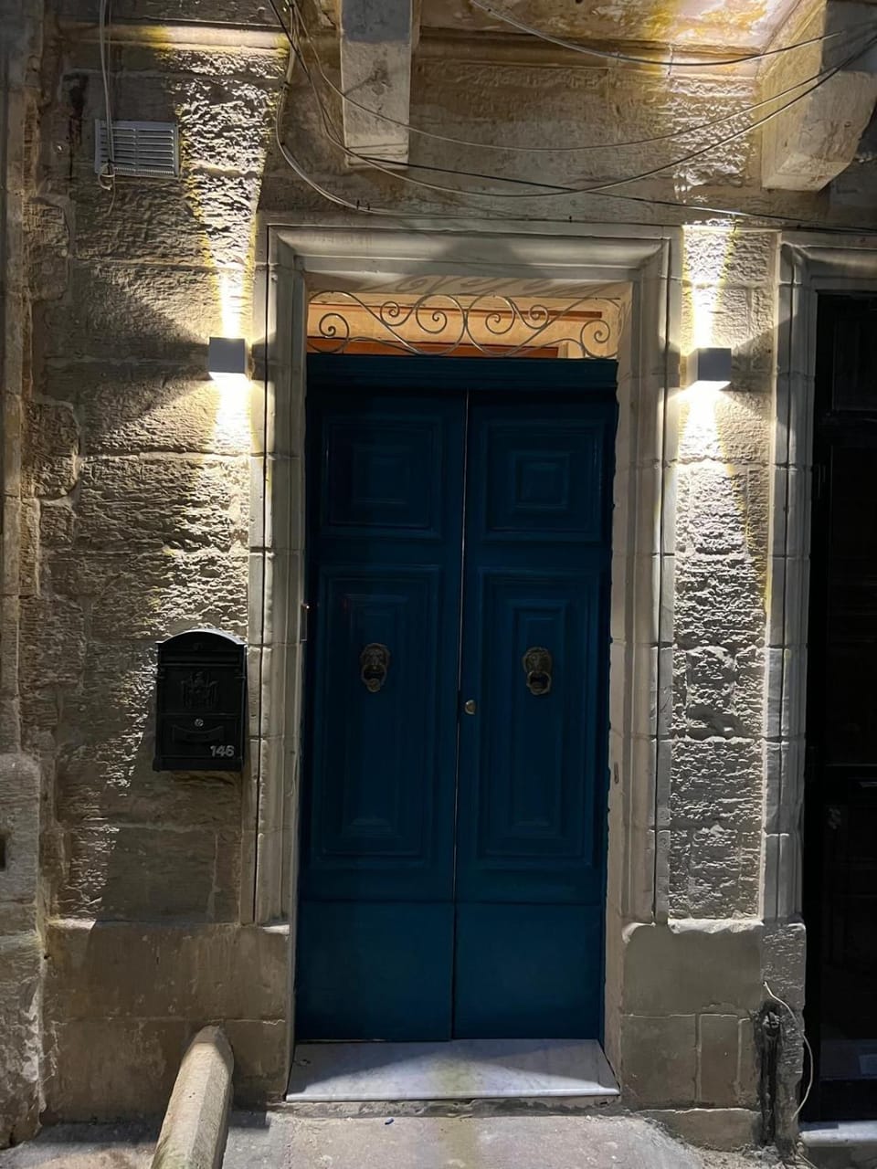 Facade/entrance