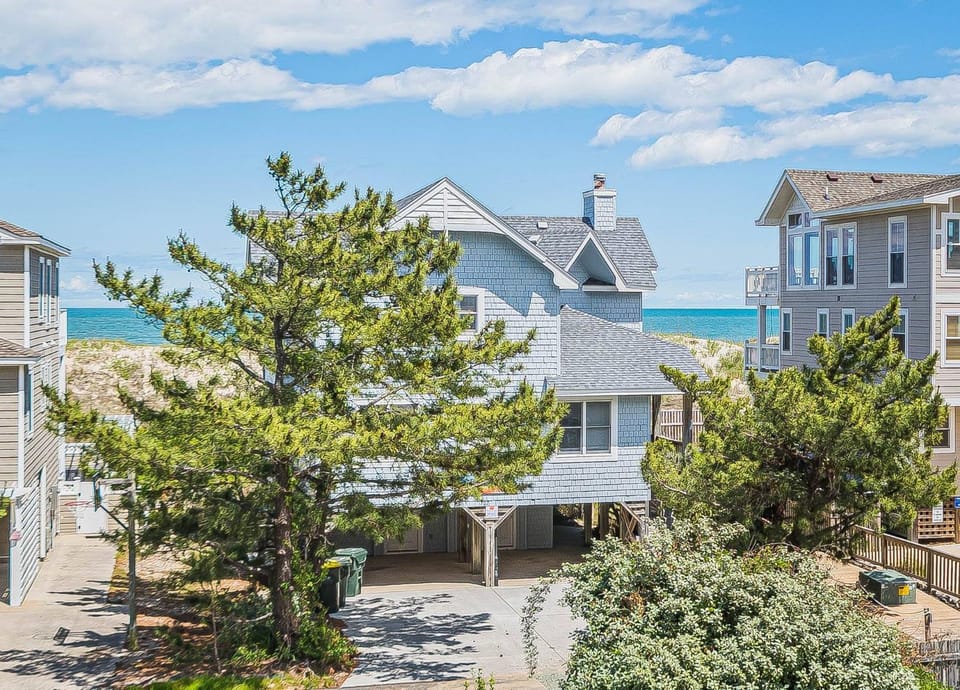 The Coast Is Clear - Corolla, Ocean Sands, Oceanfront, 150 Ft to Beach, Open All Year, Flex Stays, Pets OK House in Corolla