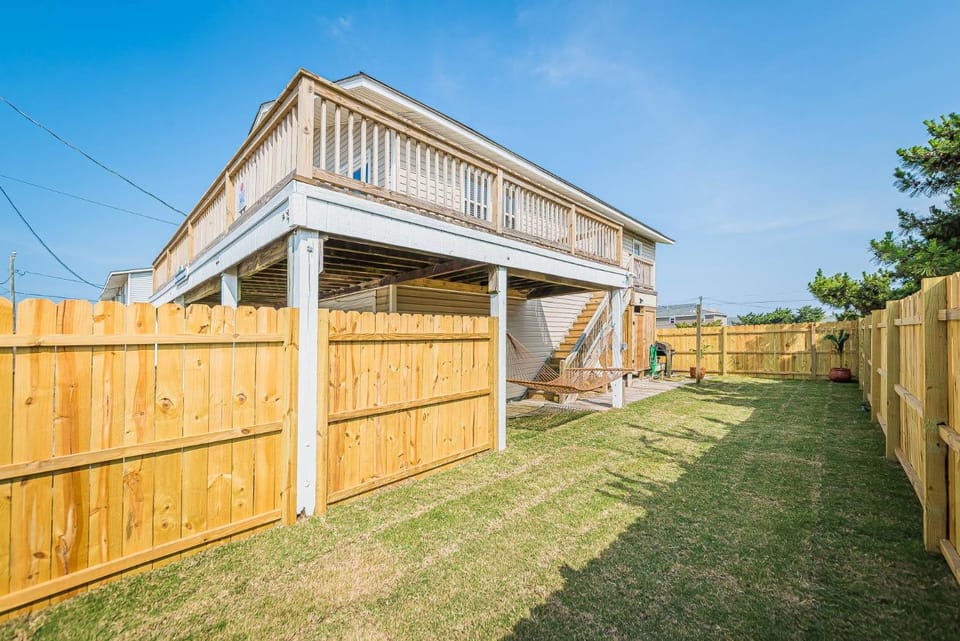 The Cottonwood - KDH MP 5, 265 Yards to Beach, Oceanside, Year Round Flex Stays House in Kill Devil Hills