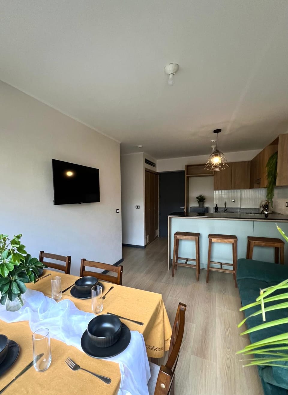 TV and multimedia, Kitchen or kitchenette, Living room, Dining area