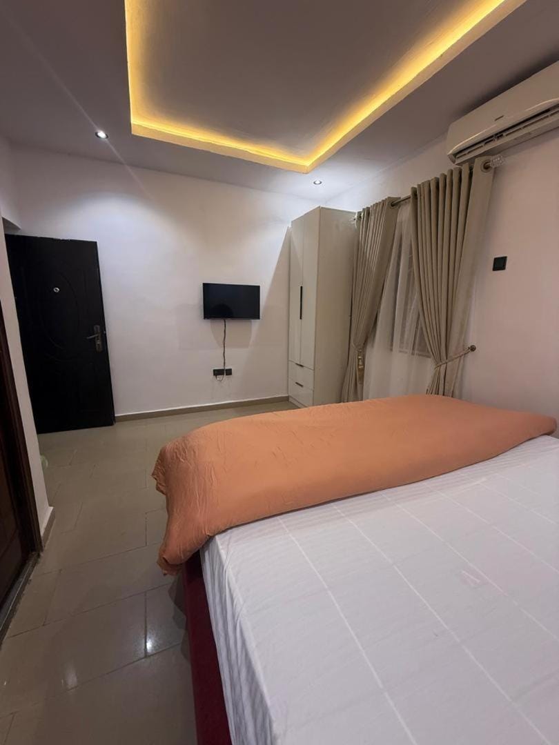 Stylish Luxe 2 Bedroom APT 1 - Wuse 2 with Netflix, 247 Power & High Speed Wifi Apartment in Abuja