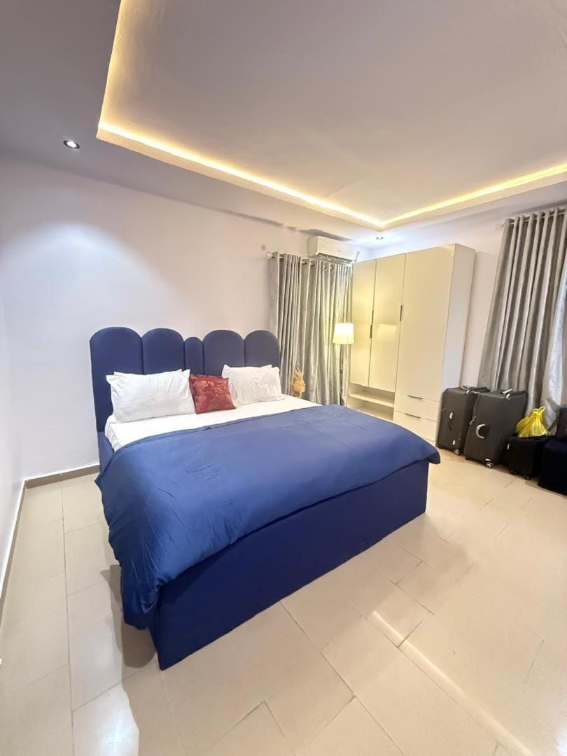 Stylish Luxe 2 Bedroom APT 1 - Wuse 2 with Netflix, 247 Power & High Speed Wifi Apartment in Abuja