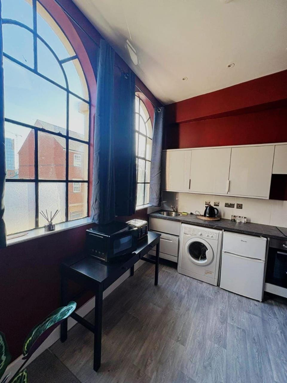 Kitchen or kitchenette, dishwasher