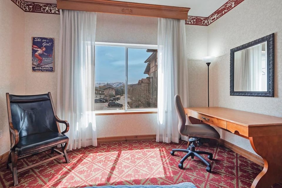 Spacious King Suite in the Heart of Midway Near Park City & Sundance Ski Resorts - 209 Apartment in Midway