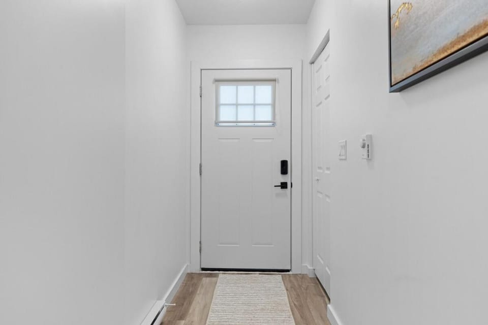 The Margaret of Hubbards Apt 1 - 7 Person Hot Tub Apartment in Halifax