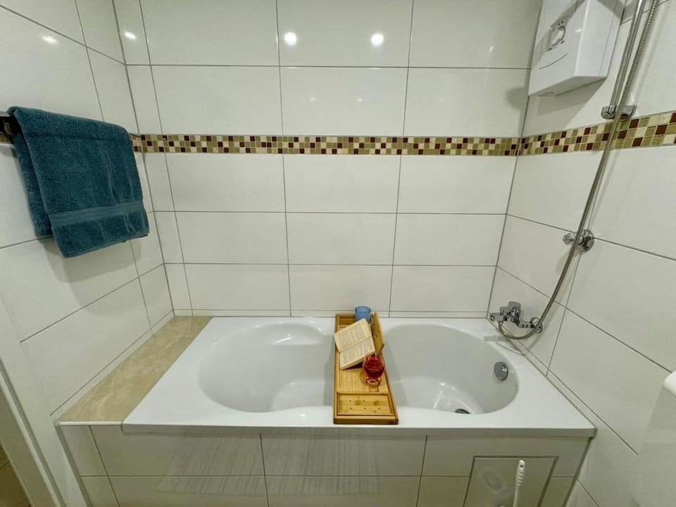 Shower, Bathroom, Bath, towels