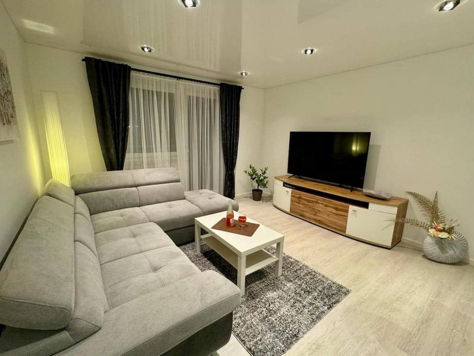 Communal lounge/ TV room, Living room, Seating area