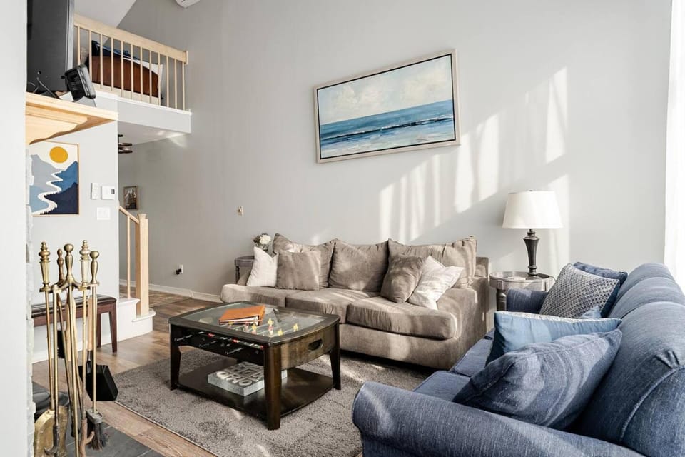 Spacious Modern Gem - Walk to Lake, Minutes to Ski House in Kidder Township