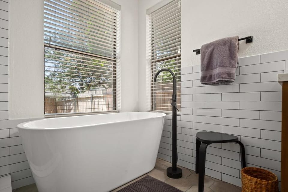 Bathroom, Bath