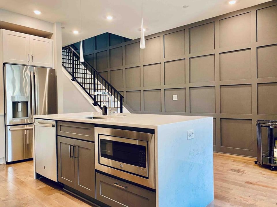 Luxe Penthouse with Private Parking & Rooftop w TV Apartment in District of Columbia