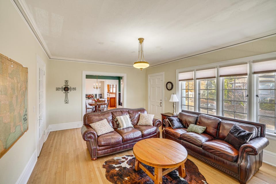 1 Mi to Pendleton Round-Up Historic Elnor Home House in Pendleton