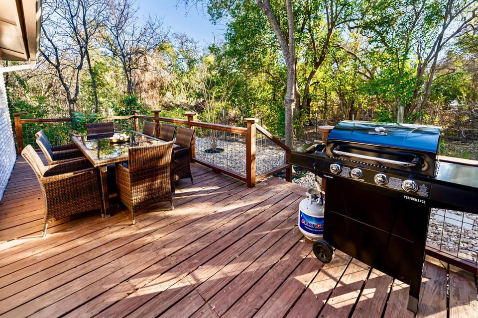 1 Mi to Campus! Creekside Austin Home w/ Game Room House in Austin