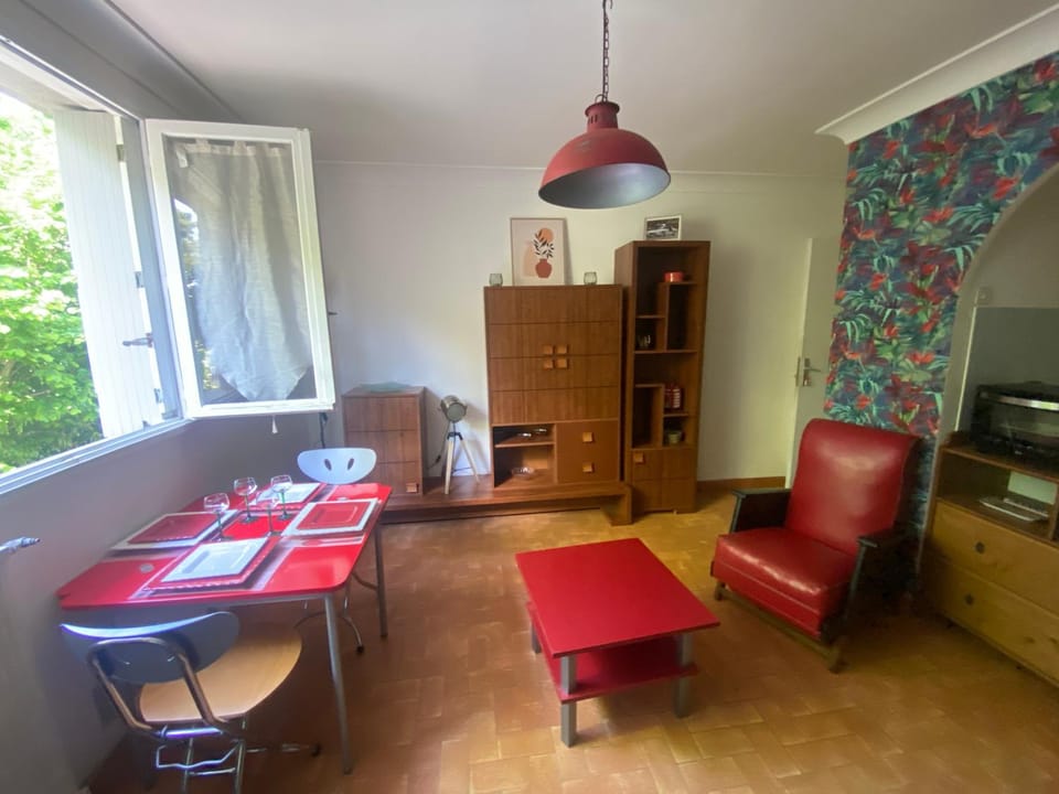 Joli F2 Apartment in Saint-Cyr-sur-Loire