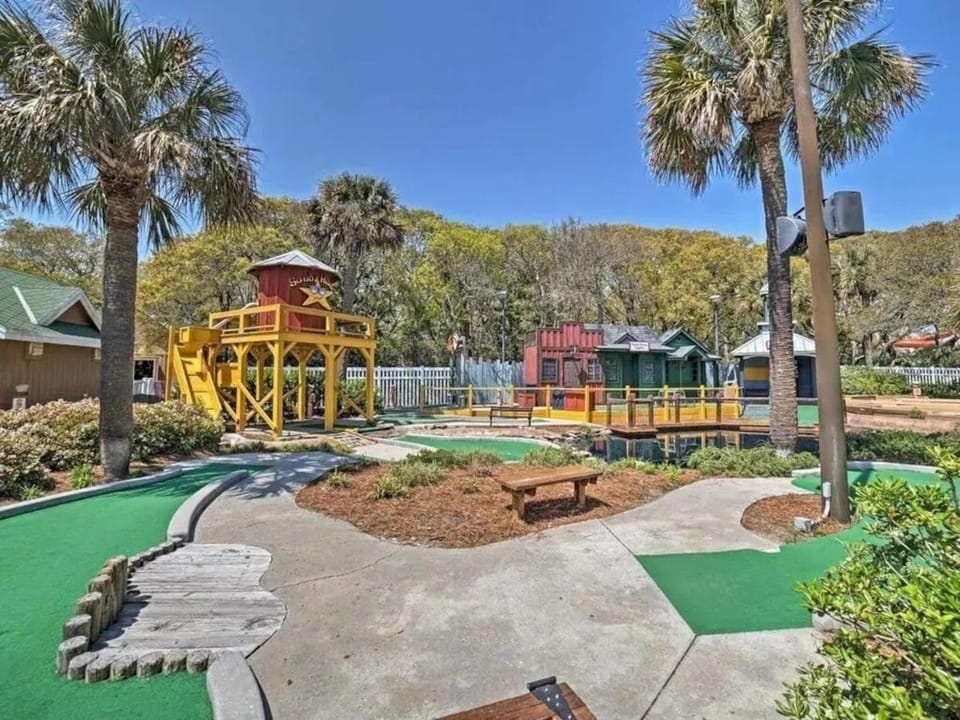 Ocean Lakes 5br 4ba Family Friendly Beach House House in South Carolina