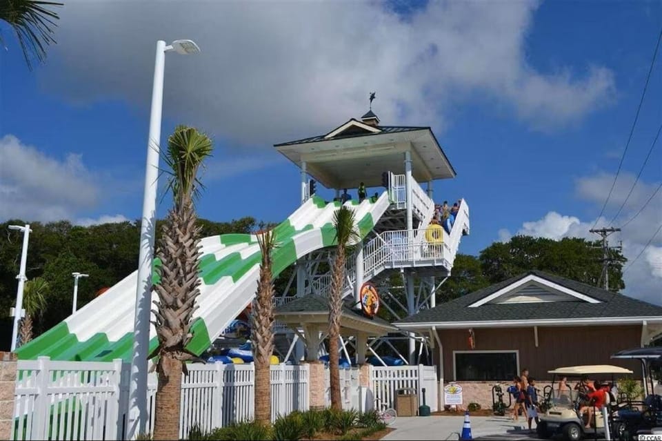 Ocean Lakes 5br 4ba Family Friendly Beach House House in South Carolina
