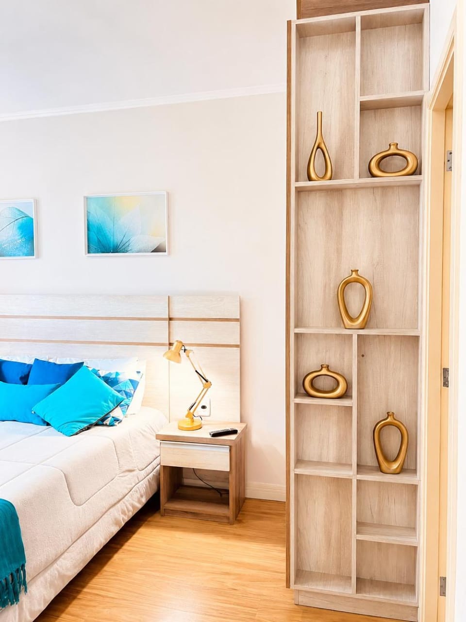 Bed, Photo of the whole room, Bedroom, towels, wardrobe