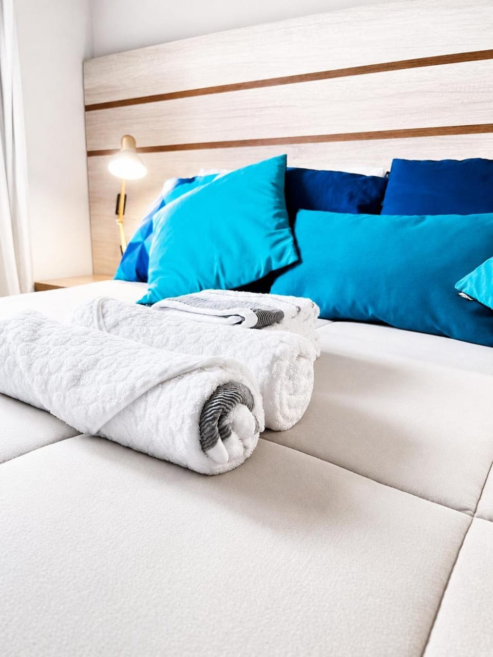 Bed, Photo of the whole room, Bedroom, towels