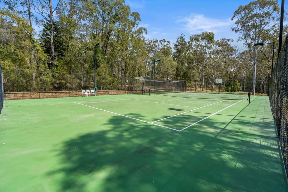 Wilderness Waters Grand Estate with Private Pool and Tennis Court House in Cooranbong