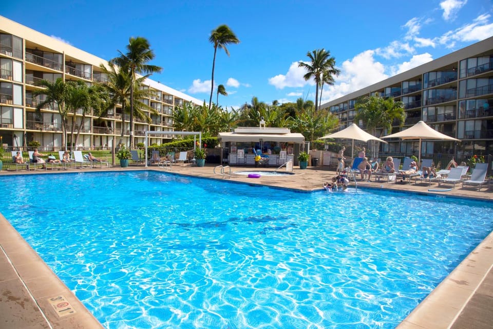 Property building, Swimming pool, Swimming pool, sunbed