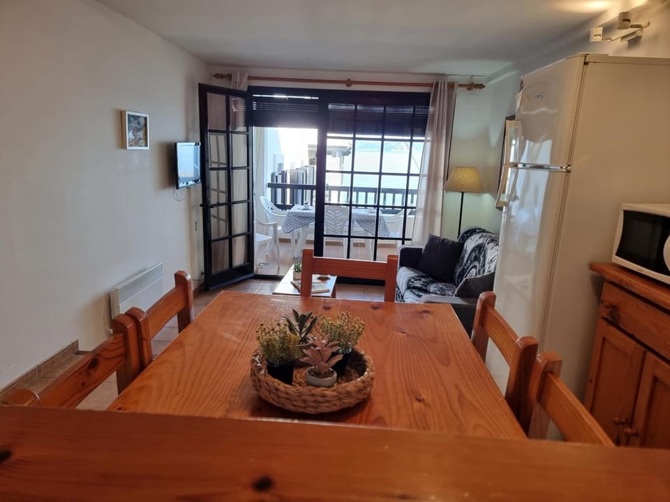Encantador apartamento con terraza privada y piscina en L'Escala - HISP-236-145 Apartment in L'Escala