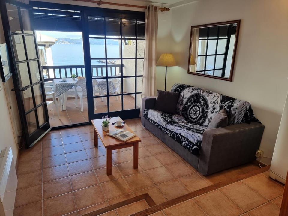 Encantador apartamento con terraza privada y piscina en L'Escala - HISP-236-145 Apartment in L'Escala