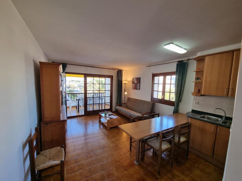 Encantador Apartamento a 300m de la Playa con Terraza - Costa Brava - HISP-236-155 Apartment in L'Escala