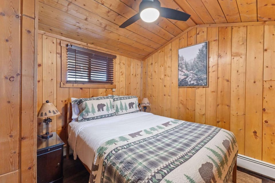 Cabin 4- One Bedroom cabin- RMNP Cabin in Estes Park